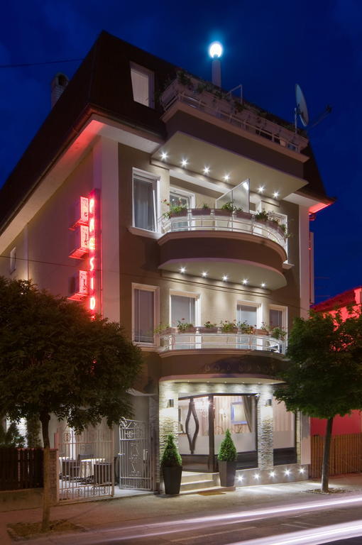 Garni Hotel President De Luxe Крагуевац Экстерьер фото