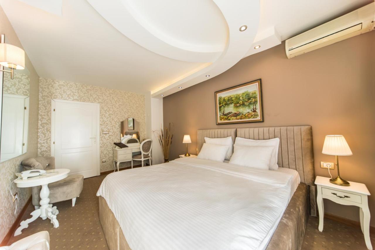 Garni Hotel President De Luxe Крагуевац Экстерьер фото